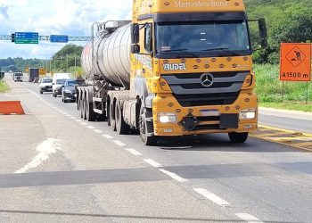 Fluxo de veículos cresce nas rodovias que cortam Valadares, durante a Semana Santa
