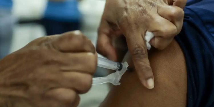 Dia D de vacinação contra a Gripe acontece neste sábado, em Valadares; veja onde se vacinar