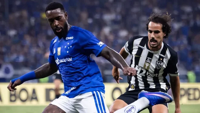 Cruzeiro e Atlético-MG fazem clássico de rivalidade intensa em momentos opostos no Brasileirão