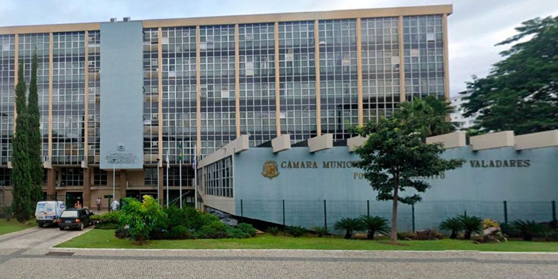 Câmara de Valadares abre concurso com 10 vagas e salários de até R$ 5,1 mil; inscrições a partir de julho