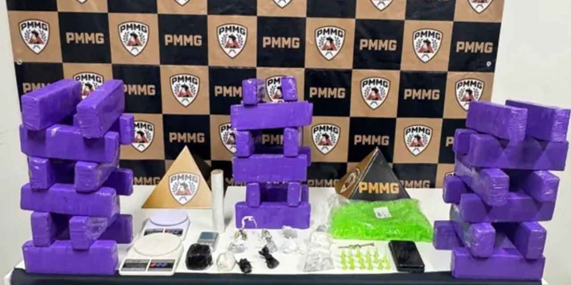 Jovem é preso com cerca de 30 quilos de maconha, em Coronel Fabriciano