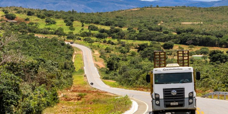 DER-MG adota restrição de tráfego para veículos pesados nas rodovias estaduais durante o feriado de Corpus Christi