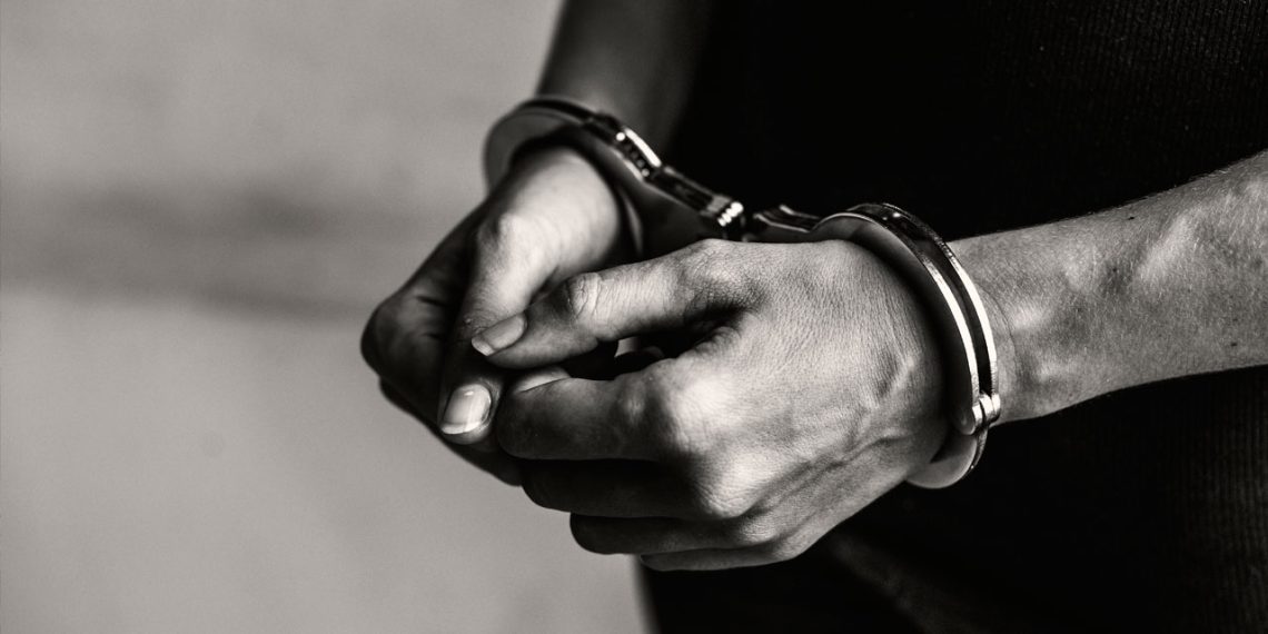 Homem é preso em Valadares após criar perfil falso para atrair e atropelar ex-namorada