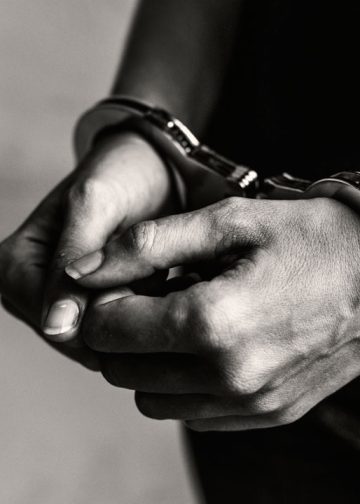 Homem é preso em Valadares após criar perfil falso para atrair e atropelar ex-namorada