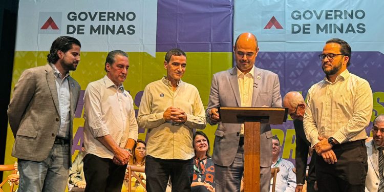 Atraso em obras adia inauguração do Hospital Regional de Governador Valadares