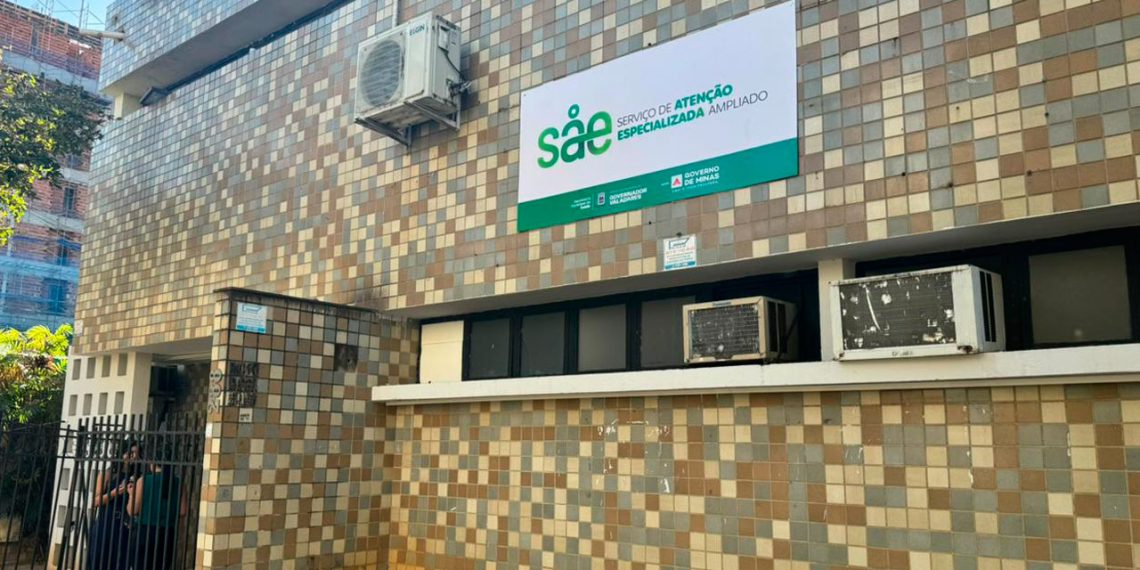 Valadares reinaugura unidade de saúde que será referência para 50 municípios da região
