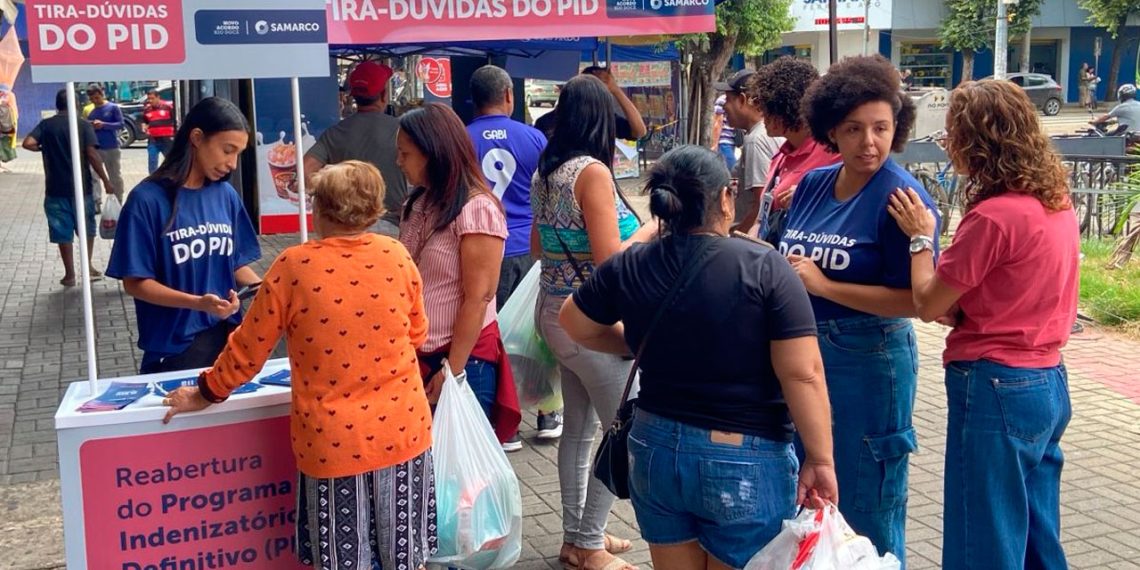 Samarco promove banca tira-dúvidas sobre o PID no Mercado Municipal em Valadares