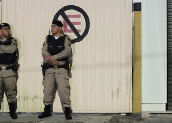 Advogada é assassinada a tiros dentro de estacionamento, em Governador Valadares