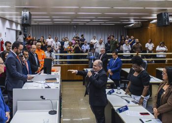 Cabo Amorim toma posse como novo vereador de Governador Valadares