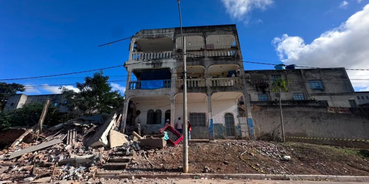 Imóvel que desabou no Jardim Pérola em Valadares será demolido após laudo apontar falhas estruturais