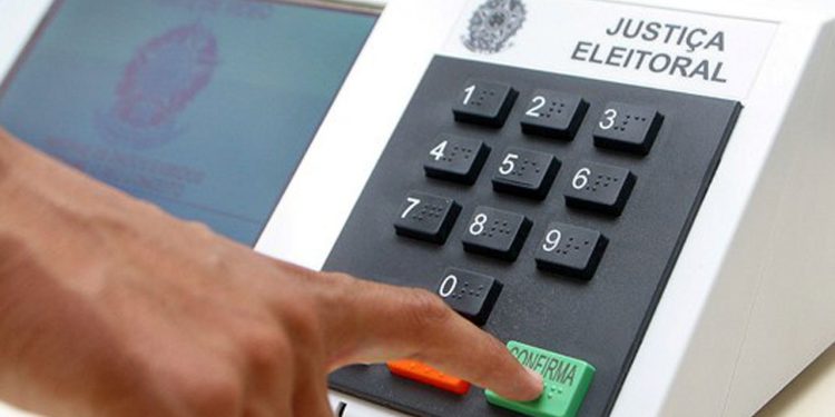 Eleições 2026: número de eleitores brasileiros no exterior cresce 31,8% e atinge recorde histórico