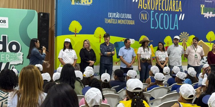 Projeto Agropecuária na Escola aborda novas tecnologias e a sucessão familiar no agronegócio, durante a Expoagro