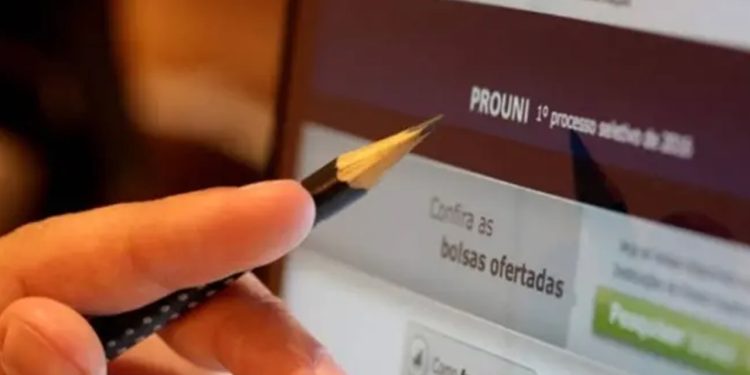 Prouni 2026/2: prazo para comprovação de dados da 1ª chamada termina nesta sexta-feira (24)