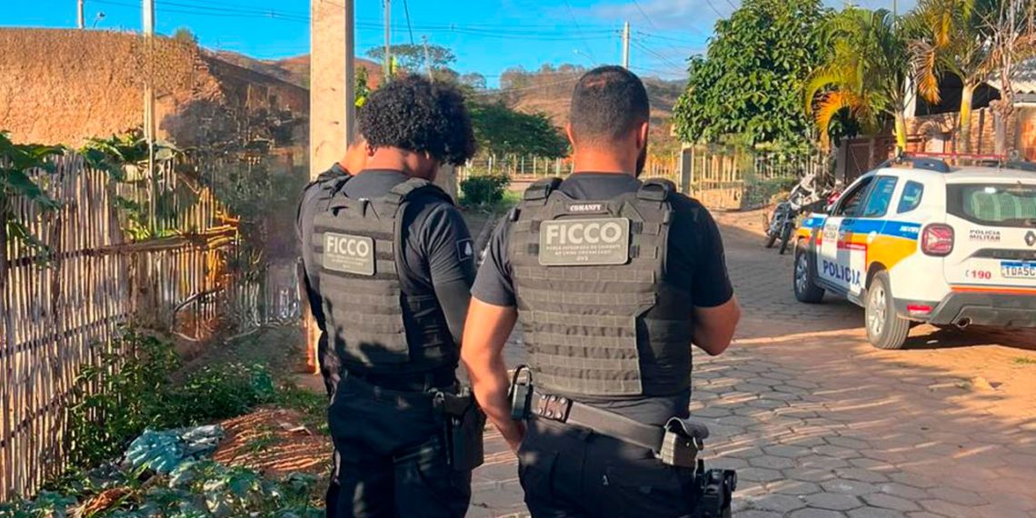 Operação da FICCO/MG combate tráfico de drogas e rivalidades criminosas em Capitão Andrade