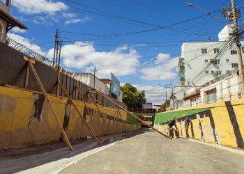 Obras no viaduto da Avenida JK com bairro de Lourdes são concluídas e trânsito é liberado parcialmente em Valadares