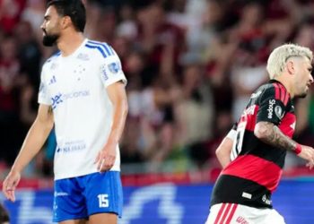 Cruzeiro tem 1º tempo apagado, perde para o Flamengo e dá adeus à Libertadores