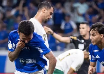Cruzeiro faz dever de casa, domina Chape no Mineirão e avança na Copa do Brasil
