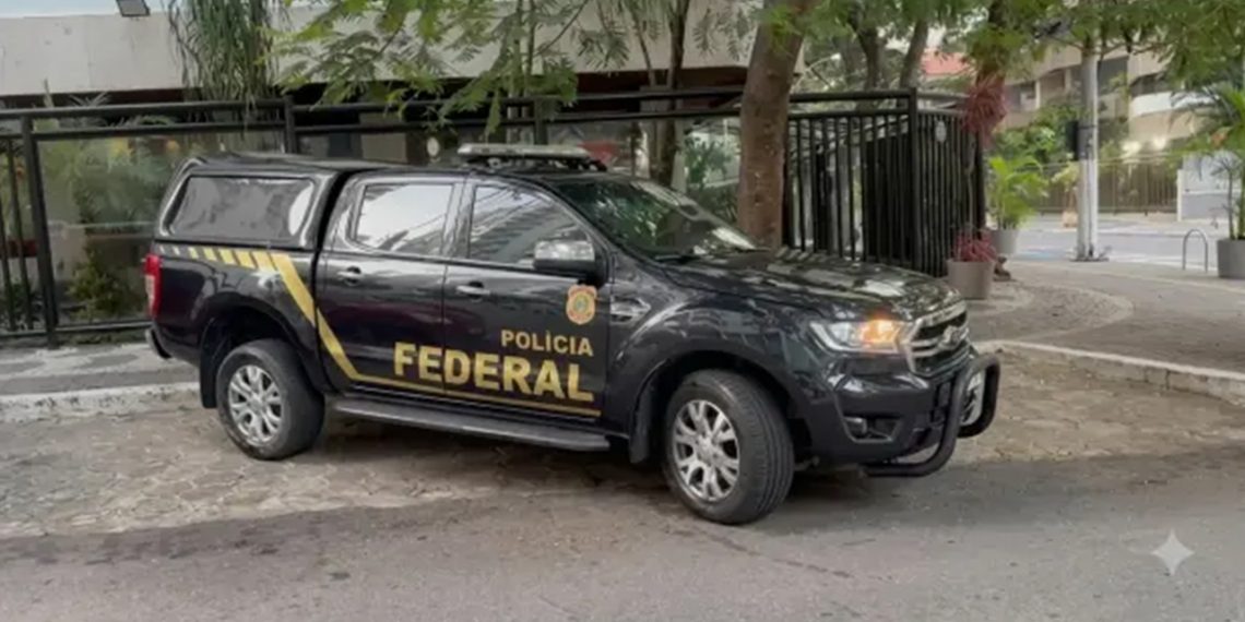Polícia Federal cumpre 25 mandados de prisão em MG e no ES contra grupo investigado por fraude no INSS