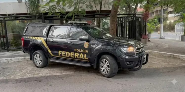 Polícia Federal cumpre 25 mandados de prisão em MG e no ES contra grupo investigado por fraude no INSS