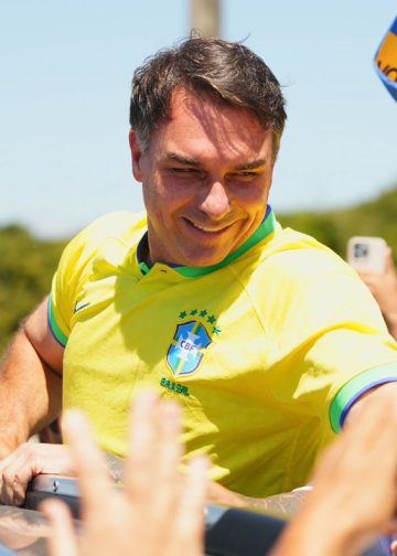 Flávio Bolsonaro cumpre agenda de campanha em Governador Valadares e Teófilo Otoni nesta quinta (24)