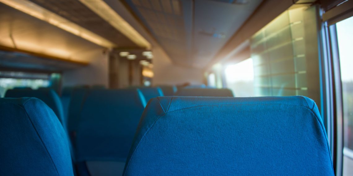 Empresa de ônibus é condenada a indenizar passageira com deficiência após negar Passe Livre em Valadares