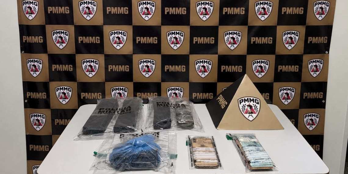 Adolescente de 14 anos é apreendida com drogas e R$ 3,9 mil em táxi