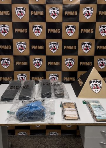 Adolescente de 14 anos é apreendida com drogas e R$ 3,9 mil em táxi