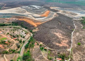 Justiça reconhece descumprimento de liminar por mineradora no Vale do Jequitinhonha e aplica multa