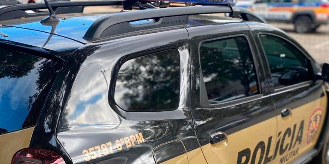 Mulher invade igreja no Centro de Valadares, efetua disparos e é presa pela Polícia Militar