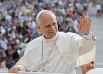 Papa Leão XIV será operado nesta terça (13) para retirar um nódulo no pulmão