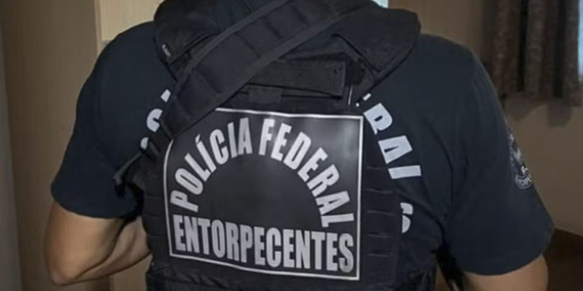 Polícia Federal faz busca e apreensão contra o tráfico internacional de drogas, em Manhuaçu