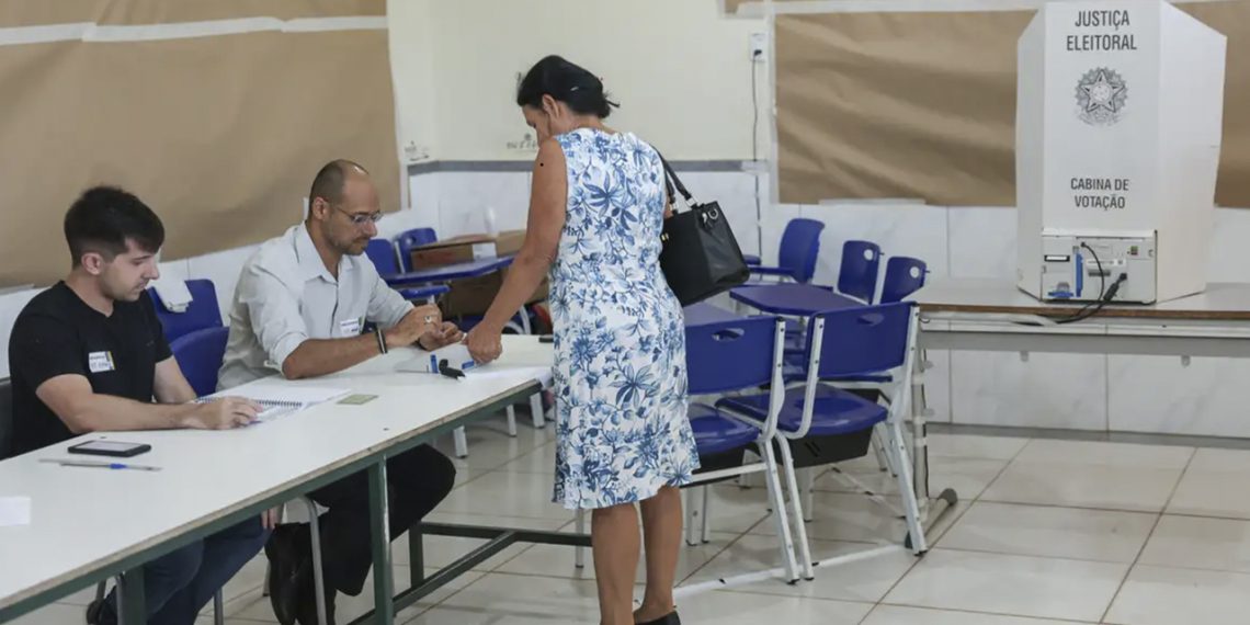 Cinco estados e o DF escolherão o governador neste domingo (25)